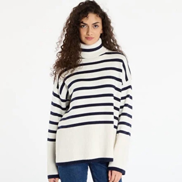 Guess Sweaters - GUESS Emelia Sweater
